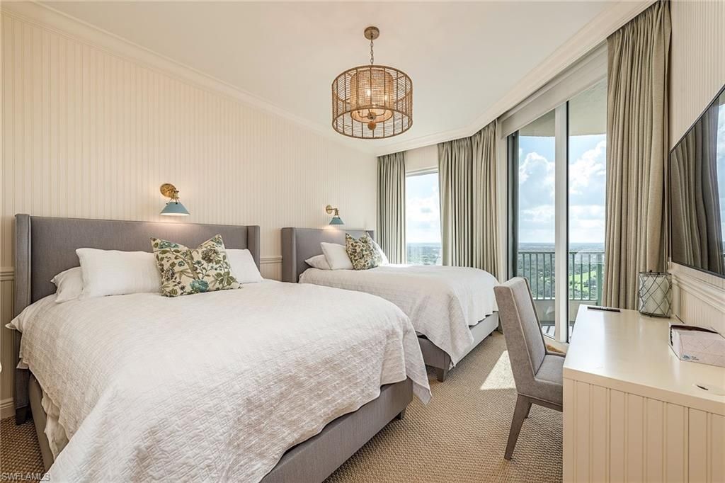 Bedroom, Chandelier, Interior, Pendant Lights