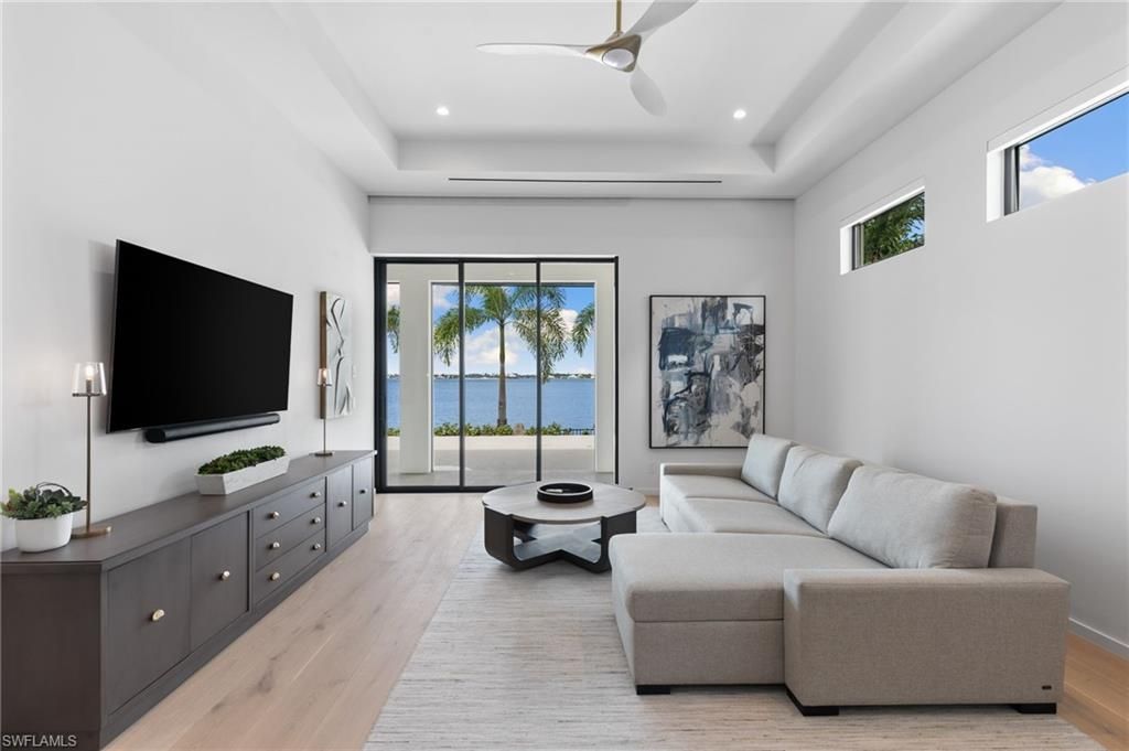 Interior, Living room, Recessed Lighting, Water, Wood Texture Flooring