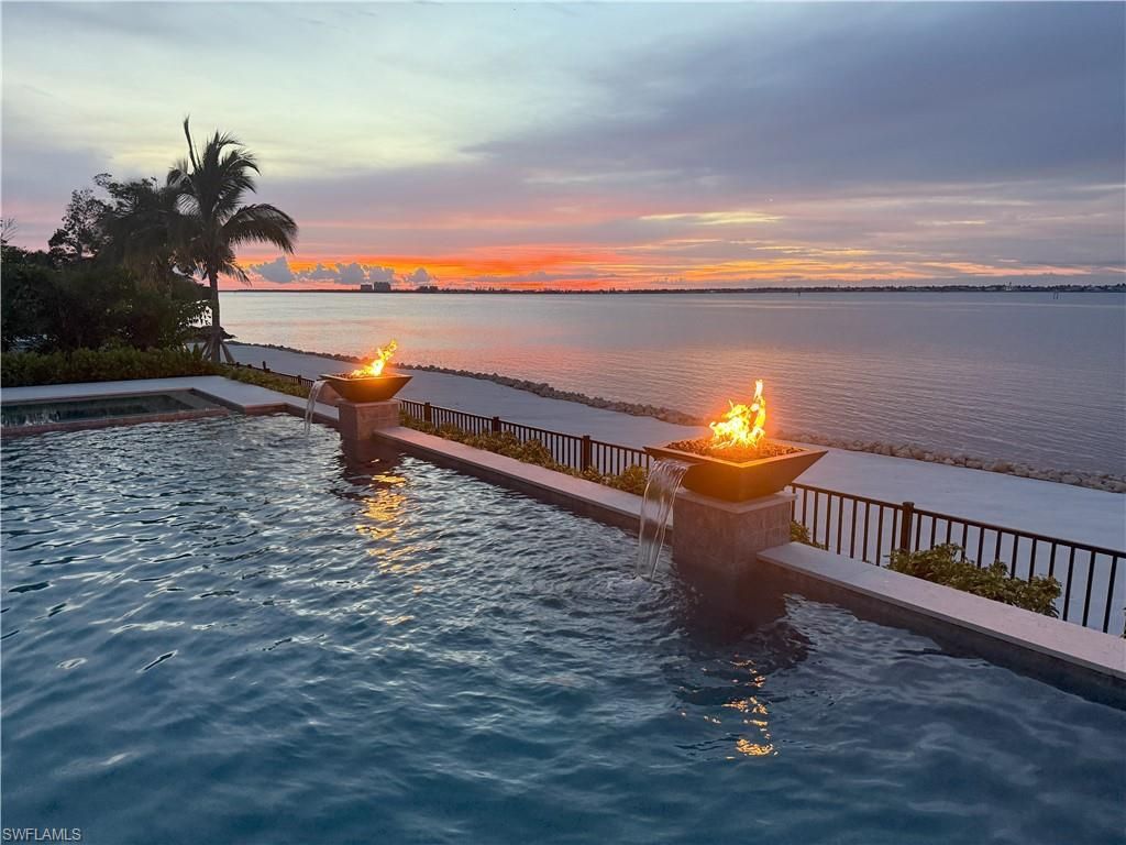 Exterior, Pool, Water