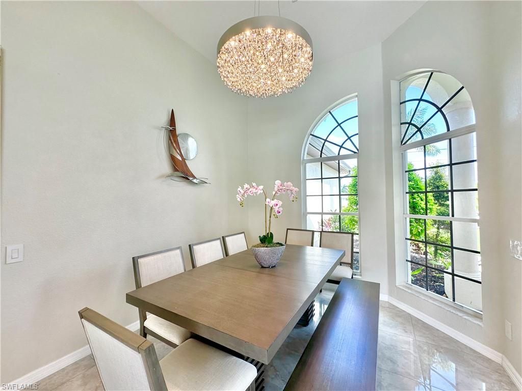 Chandelier, Dining room, Interior