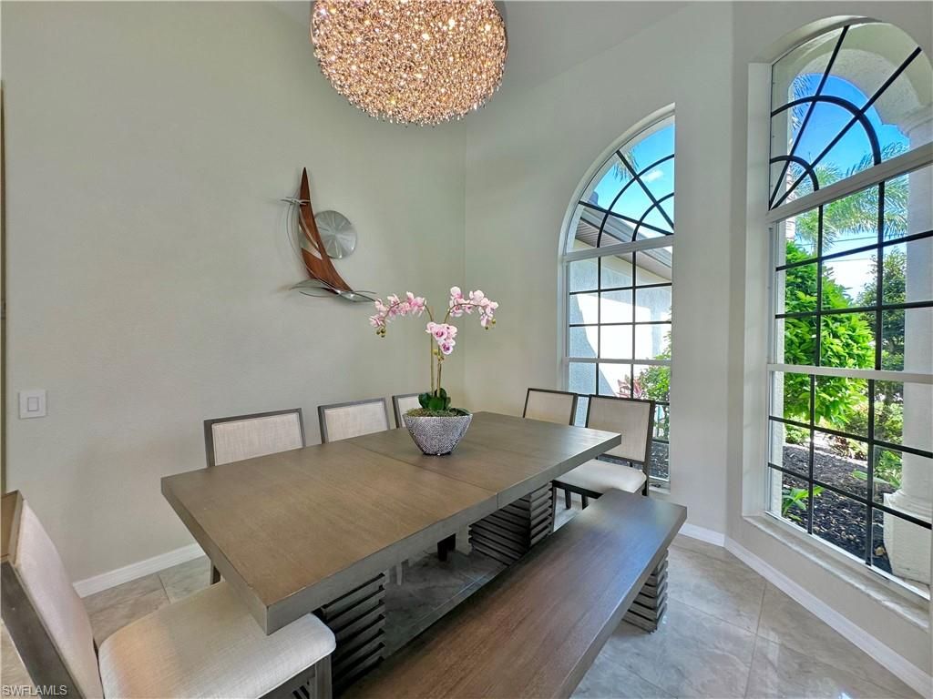 Chandelier, Dining room, Interior
