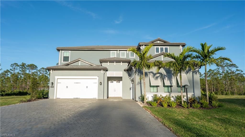 Attached, Exterior, Facade, Modern