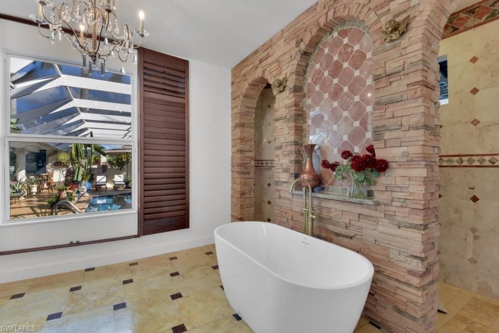 Bathroom, Chandelier, Free Standing Baths, Interior