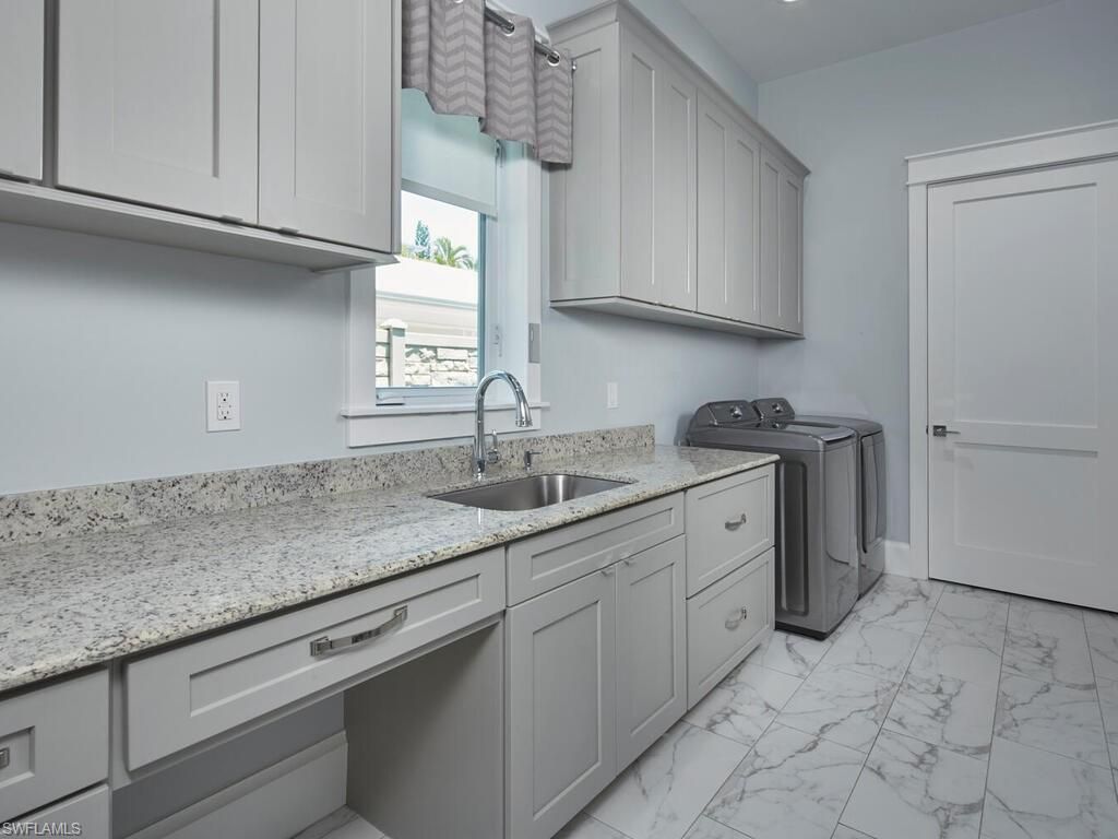 Interior, Marble, Recessed Lighting, Washer