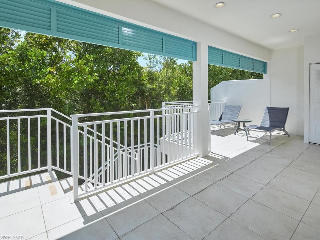 Exterior, Recessed Lighting