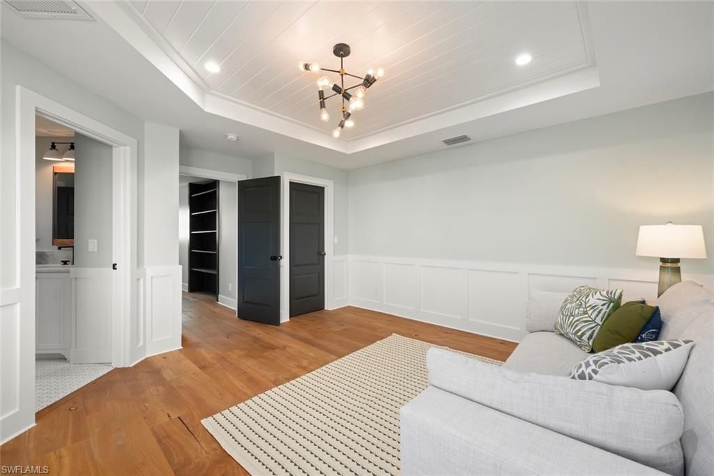 Interior, Living room, Pendant Lights, Recessed Lighting, Wood Texture Flooring