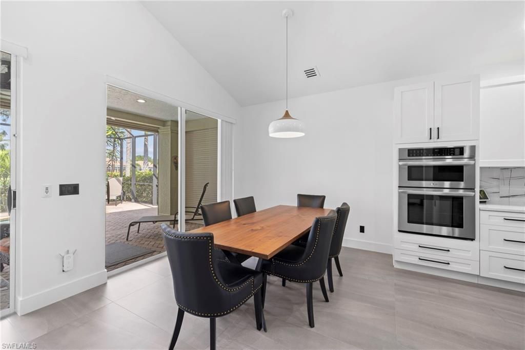 Dining room, Interior, Kitchen, Pendant Lights, Recessed Lighting, Stainless Steel Appliances