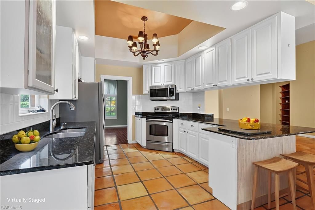 Chandelier, Interior, Kitchen, Recessed Lighting, Stainless Steel Appliances