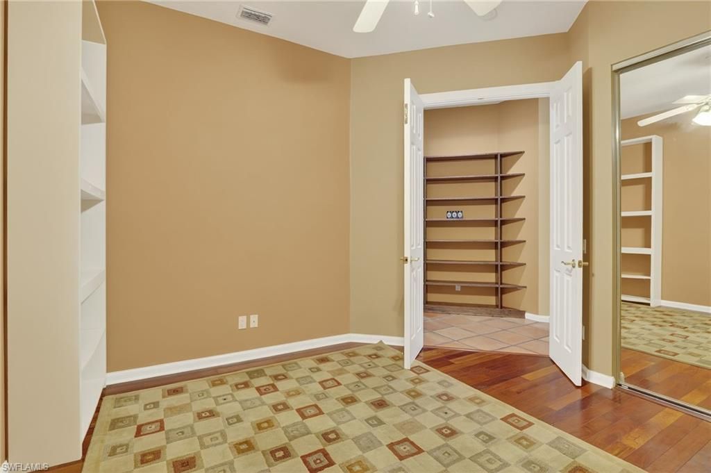 Interior, Walk-in Closets, Wood Texture Flooring