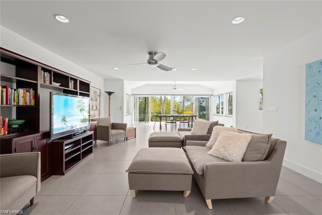Dining room, Interior, Living room, Recessed Lighting