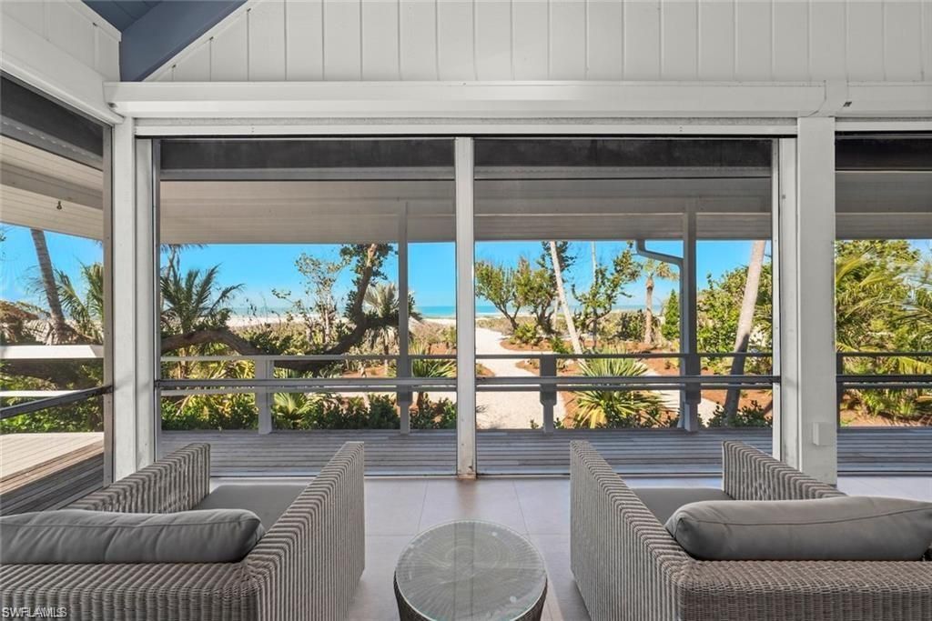 Interior, Sun Room, Water