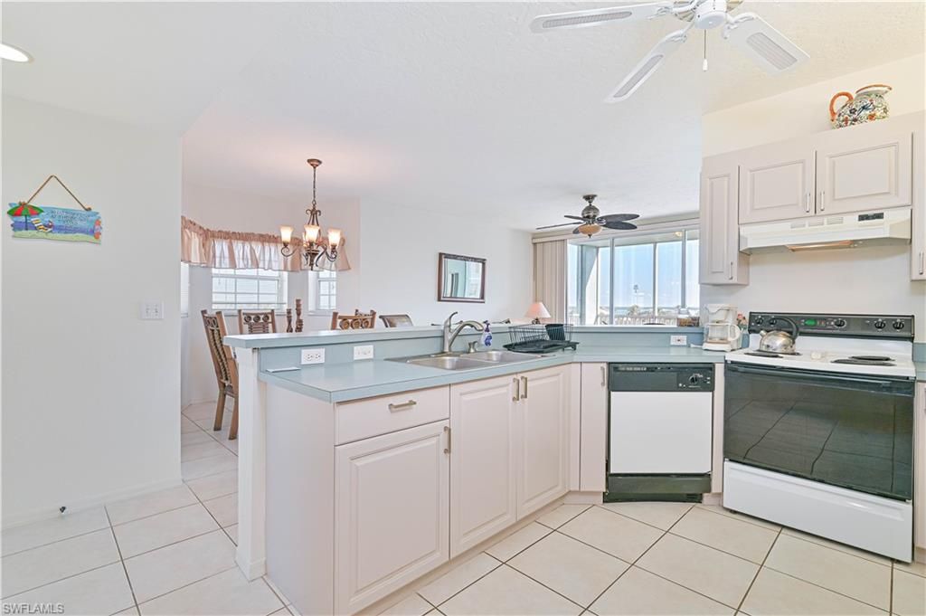 Chandelier, Dining room, Interior, Kitchen, Recessed Lighting
