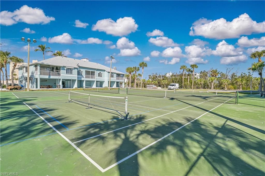 Exterior, Tennis Courts