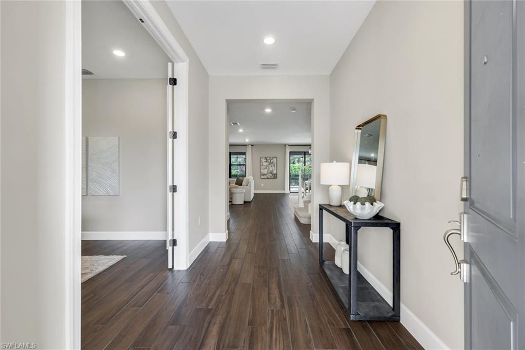 Interior, Recessed Lighting, Wood Texture Flooring