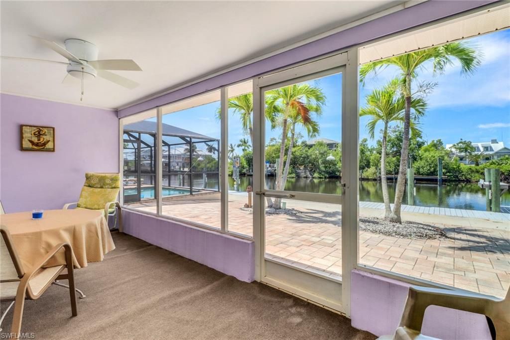 Interior, Sun Room, Water