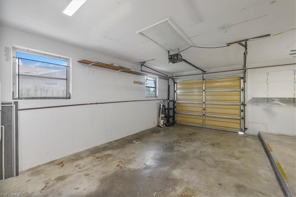 Garage, Interior