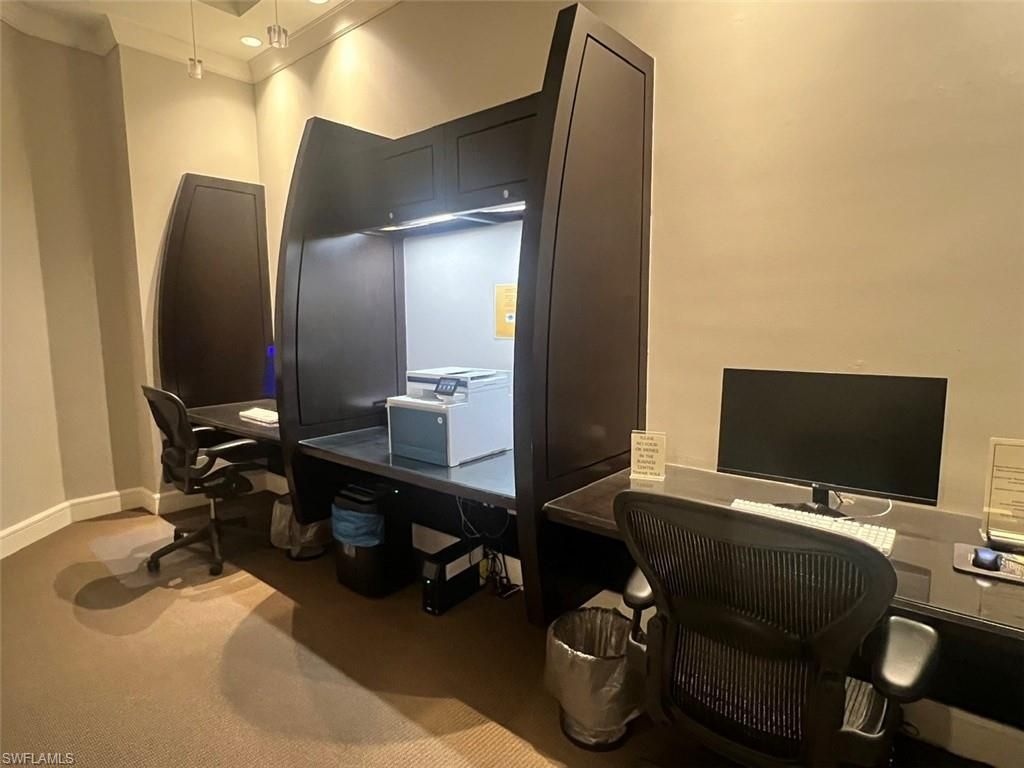 Home Office, Interior