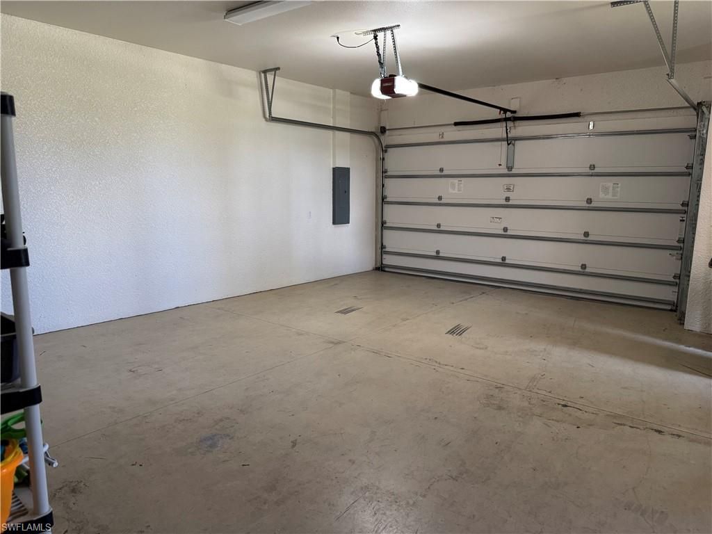 Garage, Interior