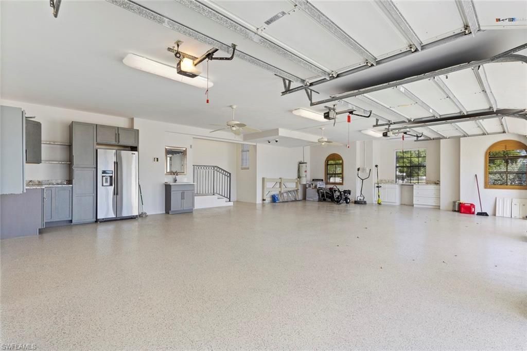 Garage, Interior