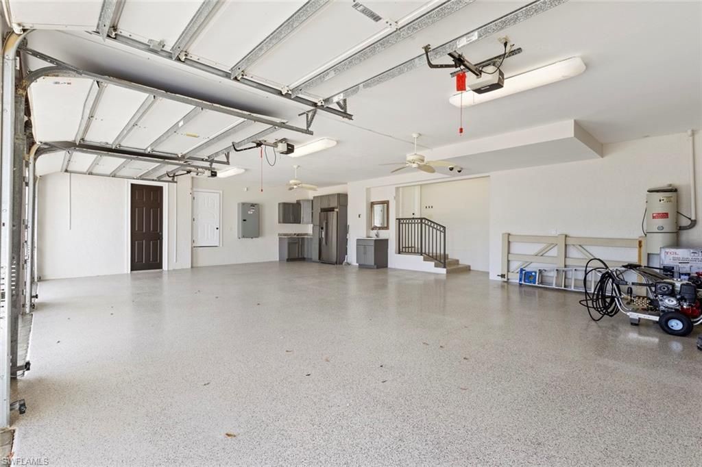 Garage, Interior