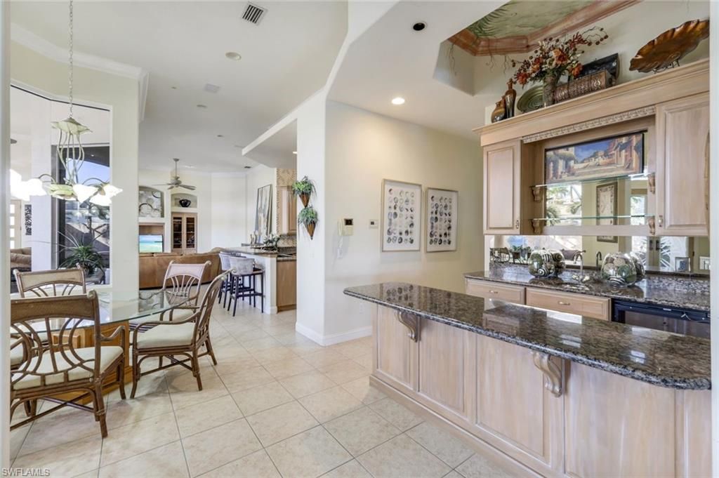 Dining room, Interior, Kitchen, Recessed Lighting