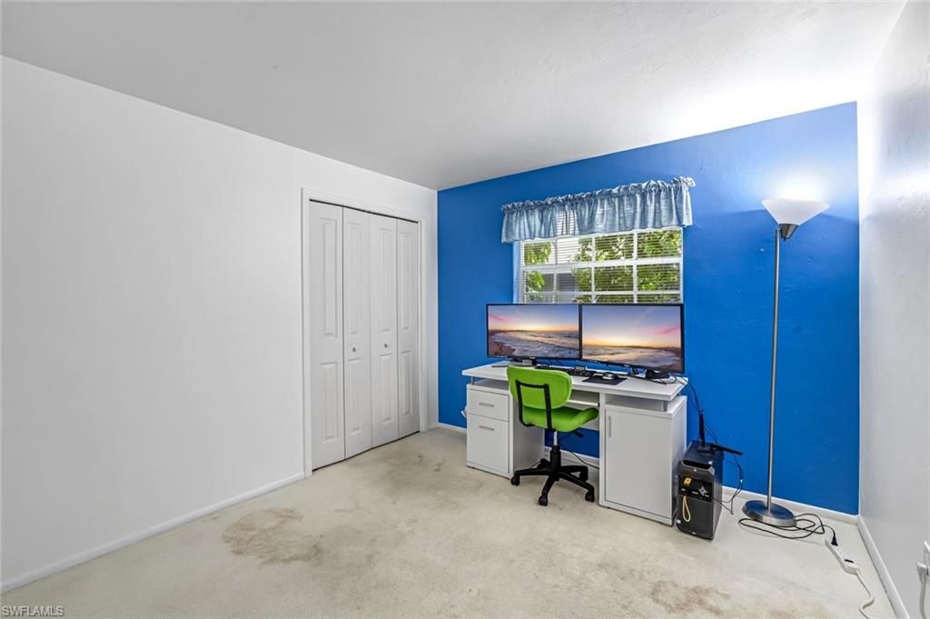 Home Office, Interior