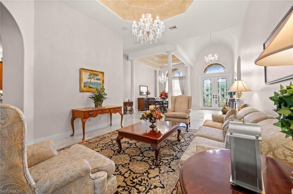 Chandelier, Interior, Living room