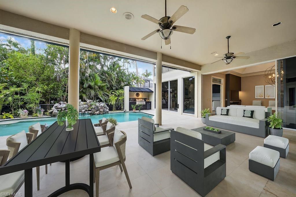 Dining room, Interior, Pool, Recessed Lighting