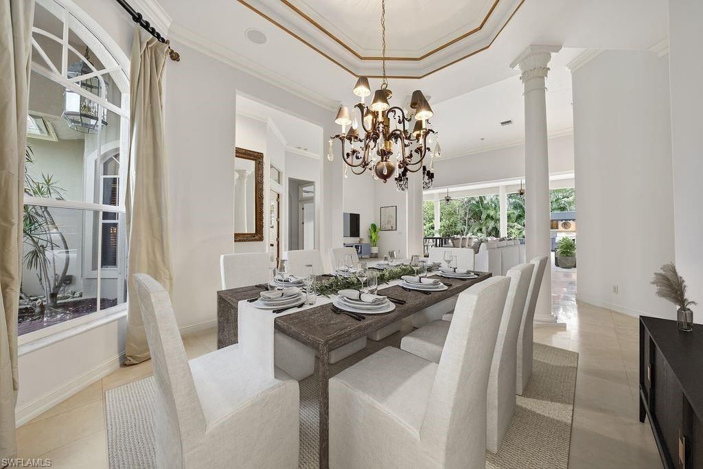 Chandelier, Dining room, Interior