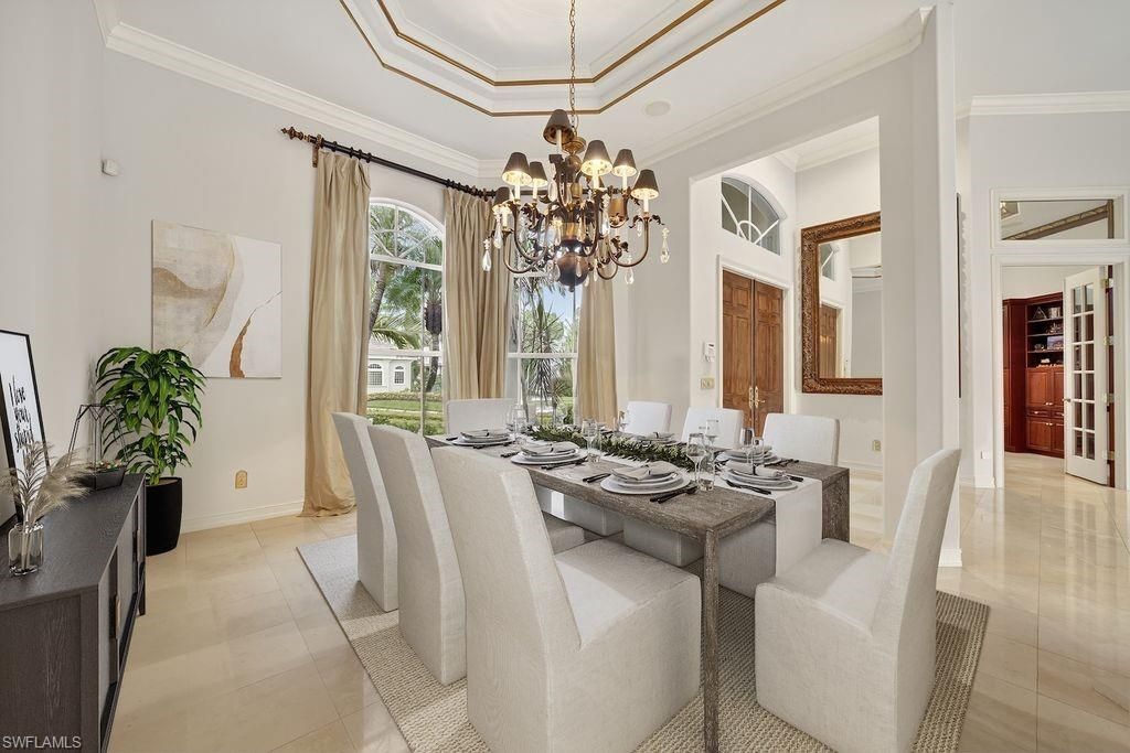 Chandelier, Dining room, Interior