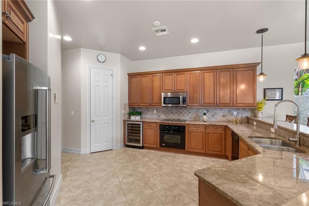Interior, Kitchen, Pendant Lights, Recessed Lighting, Stainless Steel Appliances