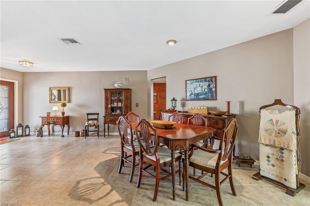 Dining room, Interior, Recessed Lighting