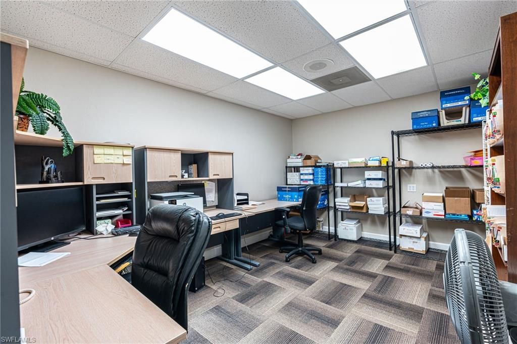 Home Office, Interior