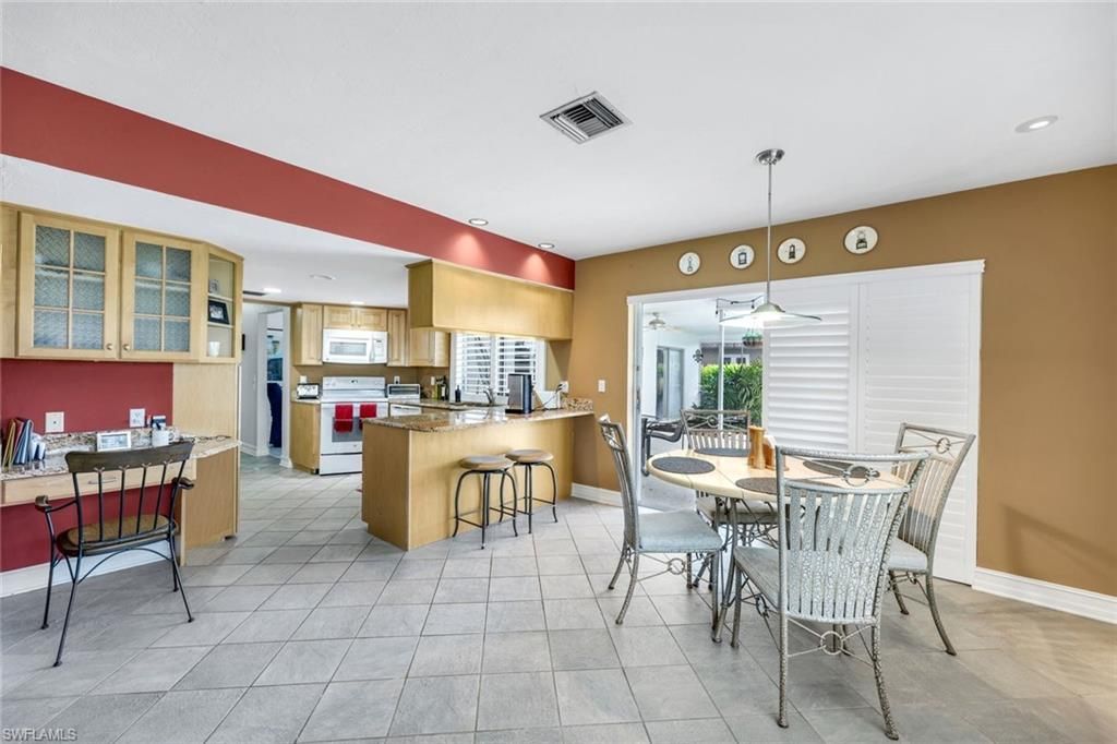 Dining room, Interior, Kitchen, Recessed Lighting