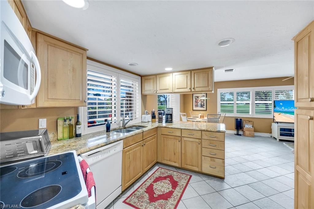 Dining room, Interior, Kitchen, Recessed Lighting
