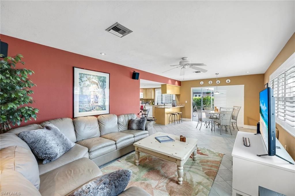 Dining room, Interior, Living room, Pendant Lights, Recessed Lighting