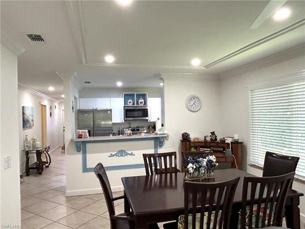 Dining room, Interior, Kitchen, Recessed Lighting, Stainless Steel Appliances