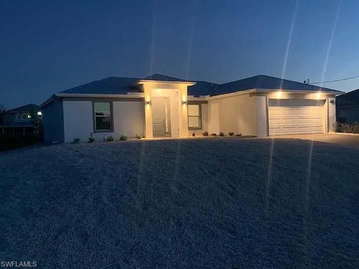 Attached, Backyard, Exterior, Facade, Modern