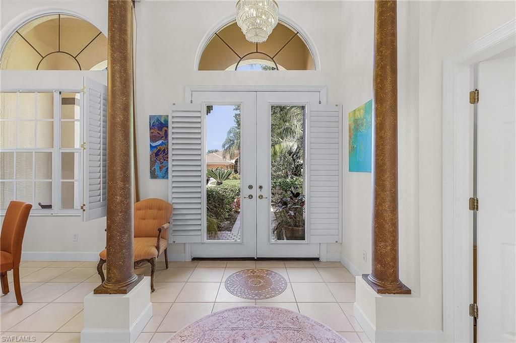 Chandelier, Interior