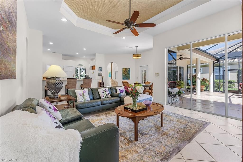 Dining room, Interior, Living room, Pendant Lights, Recessed Lighting