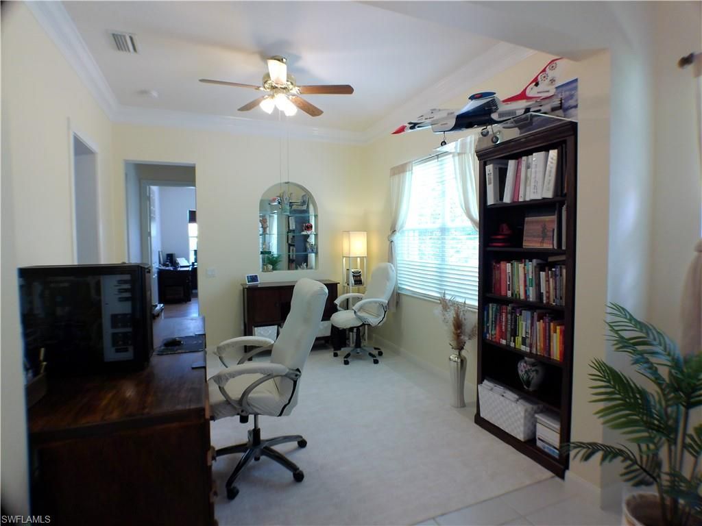 Home Office, Interior