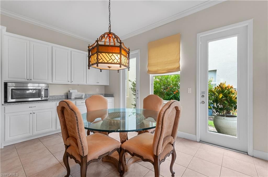 Dining room, Interior, Pendant Lights