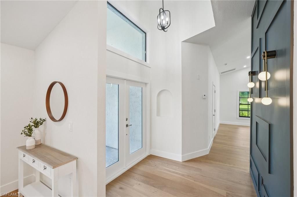 Interior, Pendant Lights, Recessed Lighting, Wood Texture Flooring