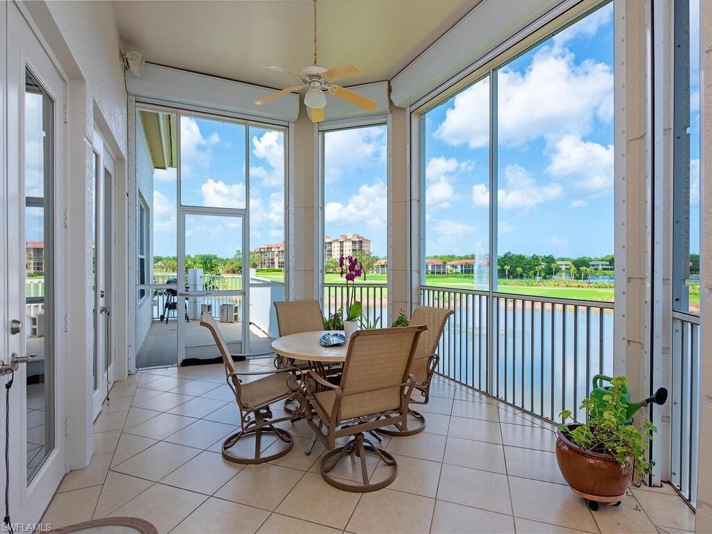 Interior, Sun Room, Water
