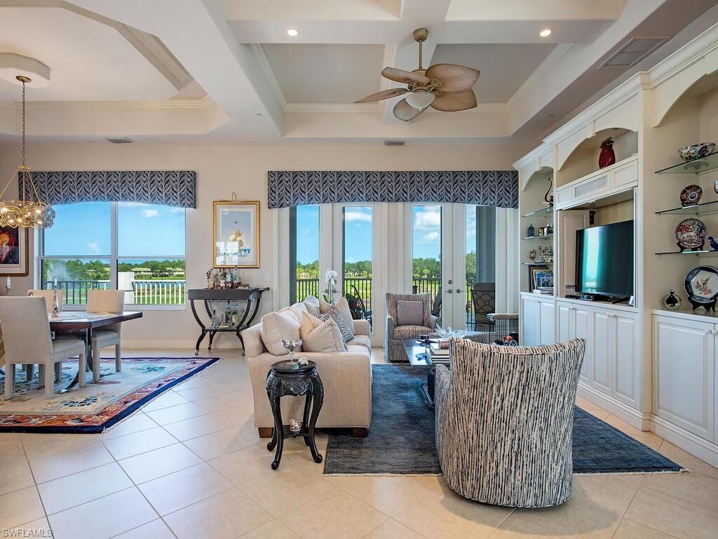 Dining room, Interior, Living room, Pendant Lights, Recessed Lighting, Water