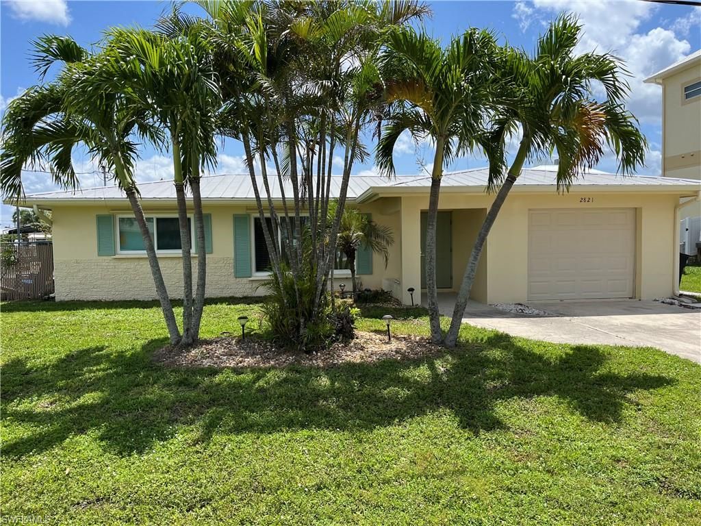 Attached, Backyard, Exterior, Facade, Ranch