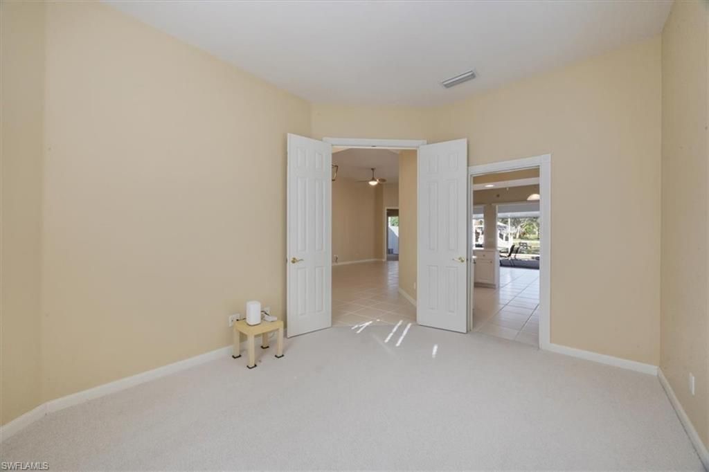 Empty room, Interior, Pendant Lights