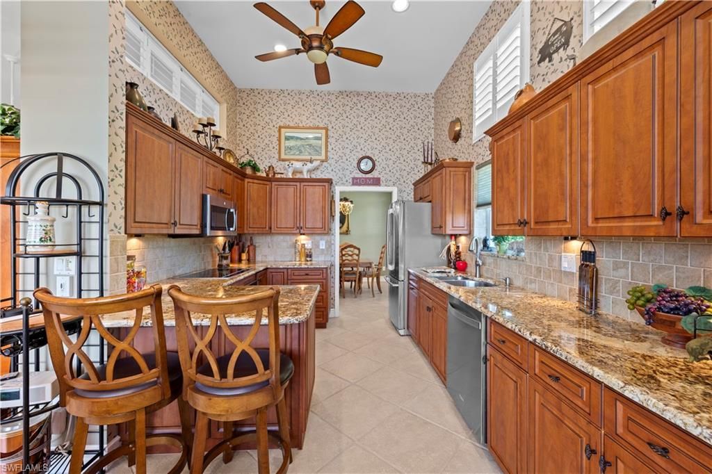 Dining room, Interior, Kitchen, Recessed Lighting