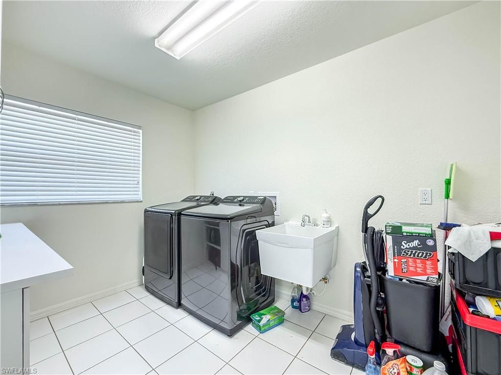 Interior, Washer