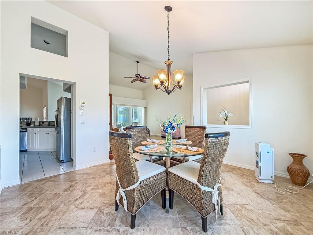 Chandelier, Dining room, Interior